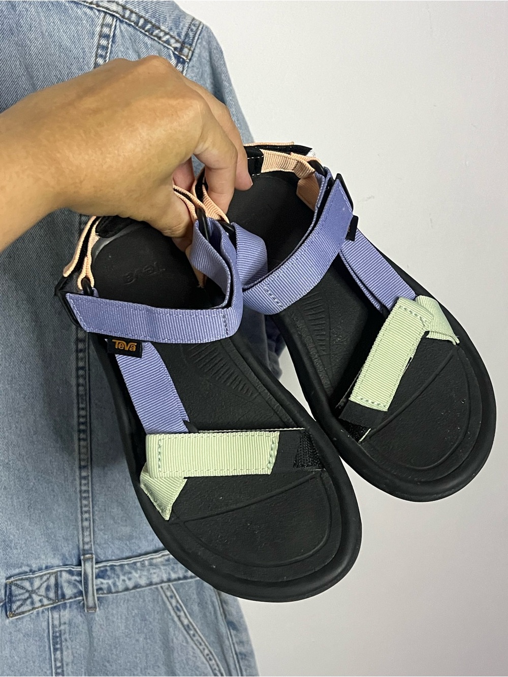 TEVA Women's Hurricane Xlt2 Sandals in Sherbert Multi Size 6 - Picture 2 of 7